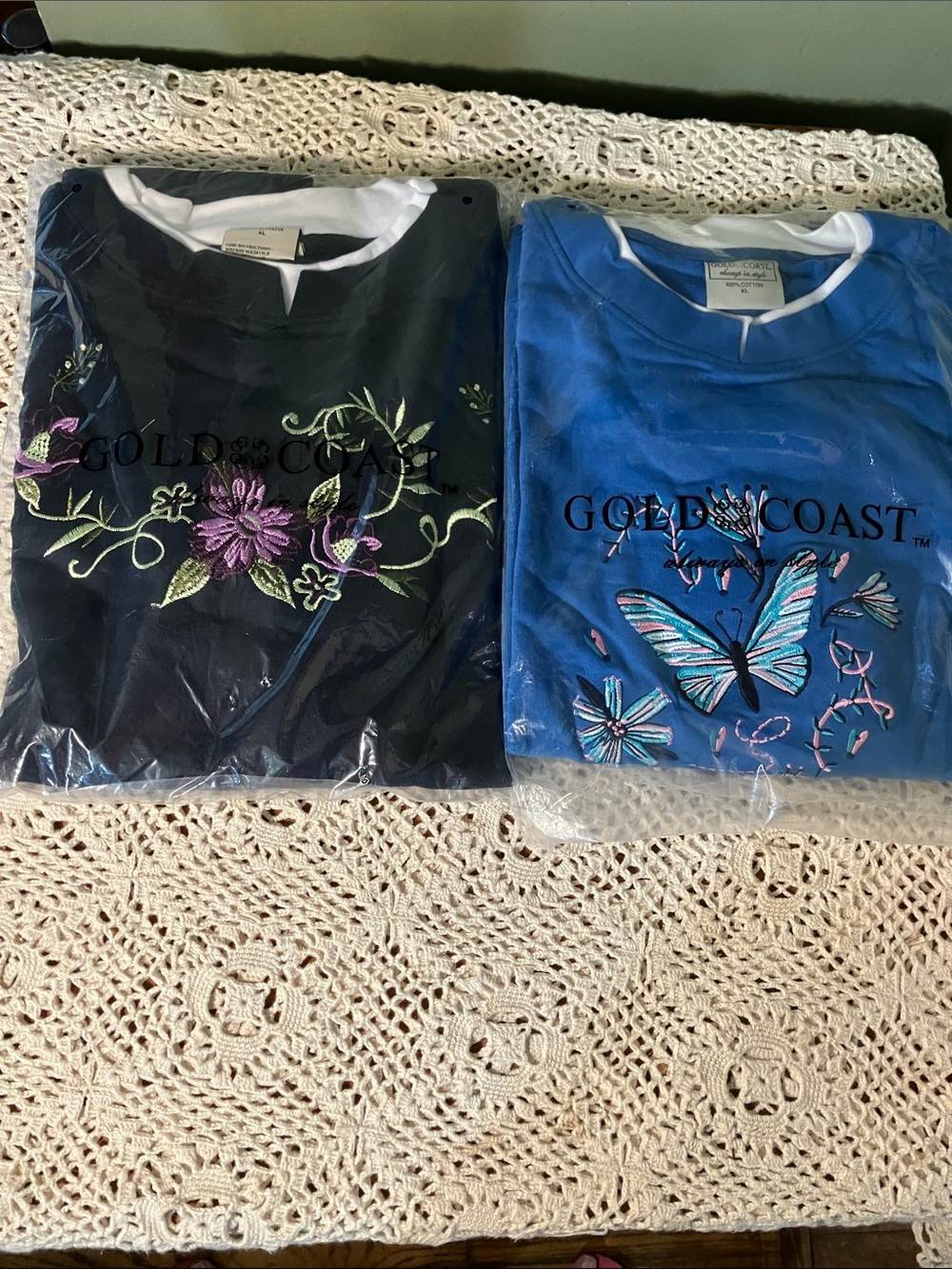 Women's Butterfly & Flowers Embroidered Long Sleeve Knit Top XL